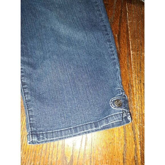 14P Gloria Vanderbilt All Around Slimming Denim Blue Jean Skimmer Capris Shorts - Picture 2 of 4